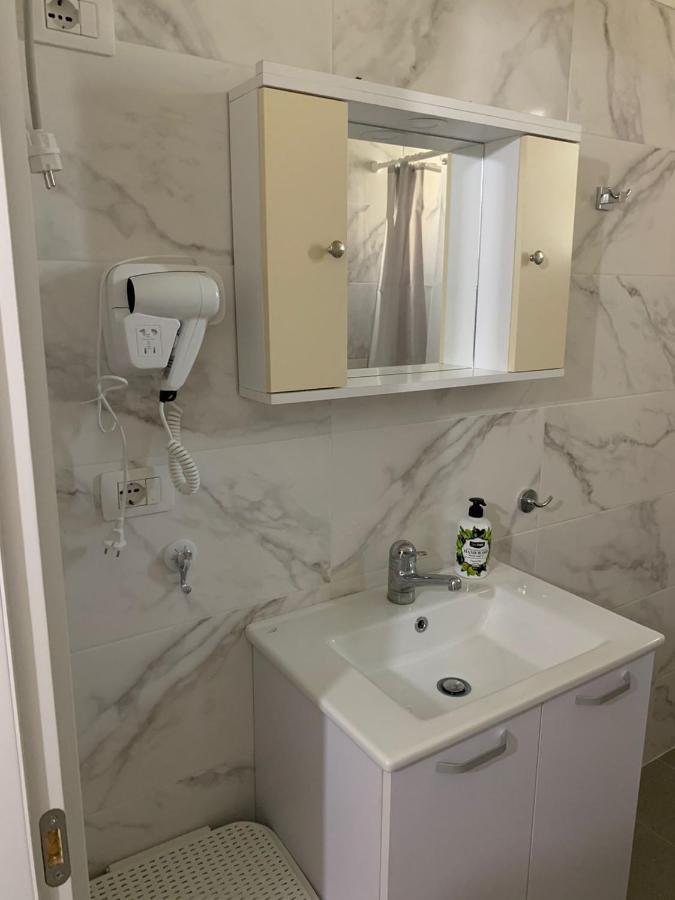 Vlora Central & Comfy Apartment Экстерьер фото