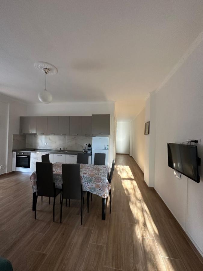 Vlora Central & Comfy Apartment Экстерьер фото